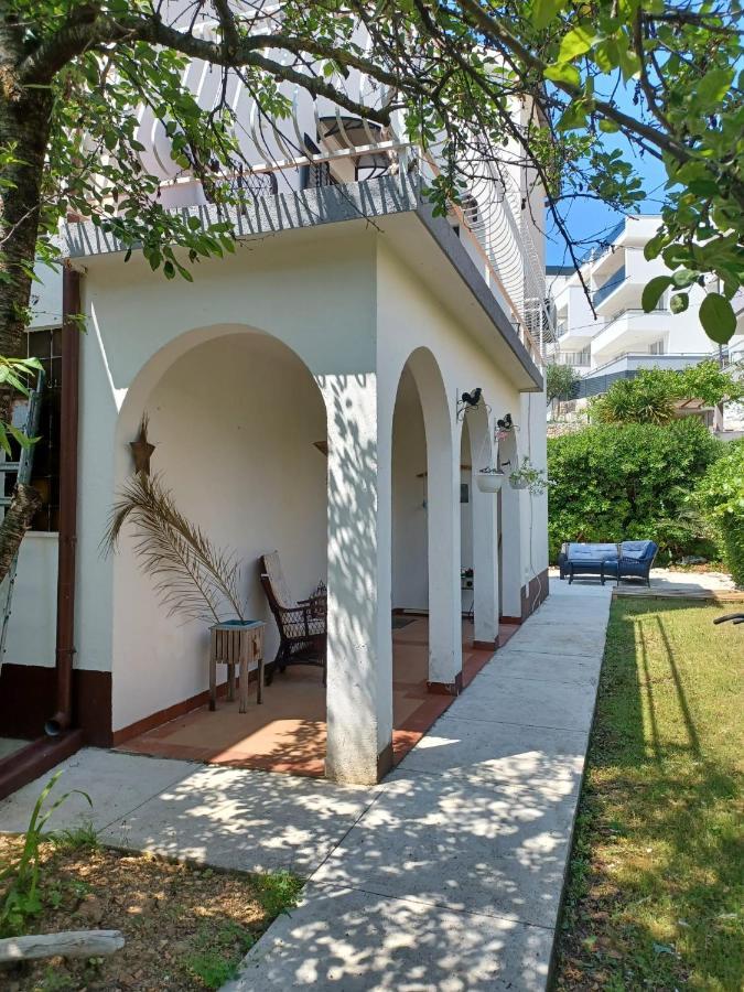 Apartment Bunjo'S Beach House تروغير المظهر الخارجي الصورة
