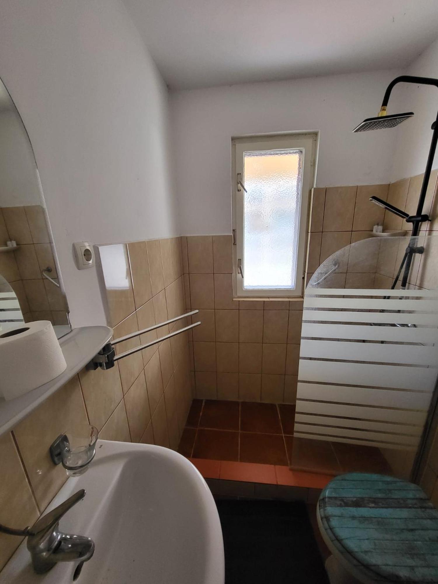 Apartment Bunjo'S Beach House تروغير المظهر الخارجي الصورة