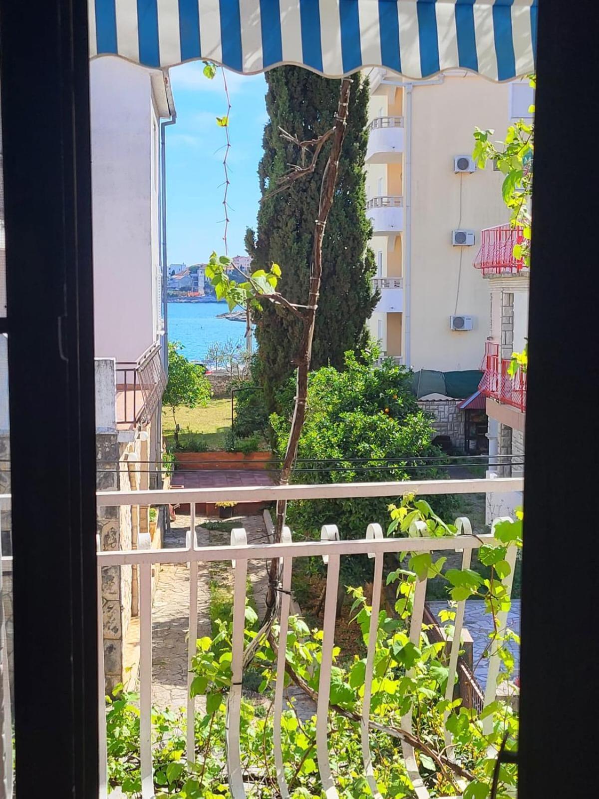 Apartment Bunjo'S Beach House تروغير المظهر الخارجي الصورة
