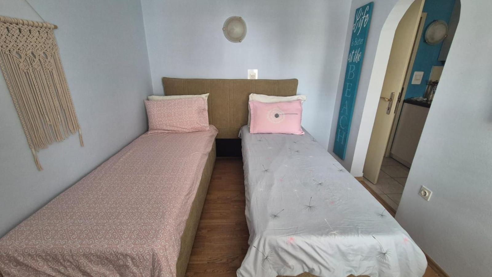 Apartment Bunjo'S Beach House تروغير المظهر الخارجي الصورة